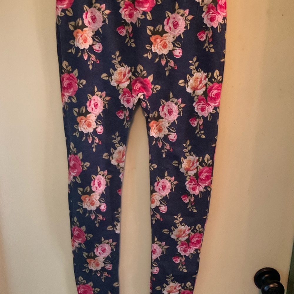 Floral. Women’s Leggings L/XL. New W/out Tags